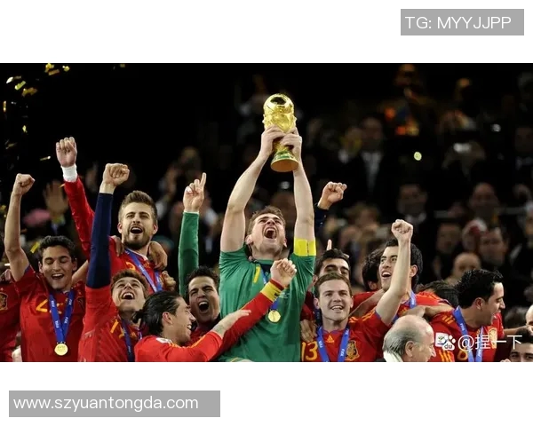 现役八号足球明星的辉煌历程与场上精彩瞬间解析