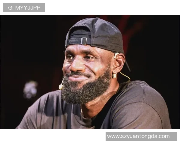 明星与篮球的奇妙碰撞：他们如何在赛场外展现热爱与激情